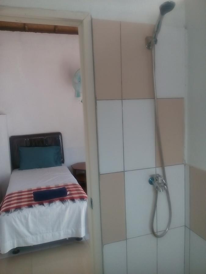 Izaac'S Bed & Breakfast Lovina Buitenkant foto