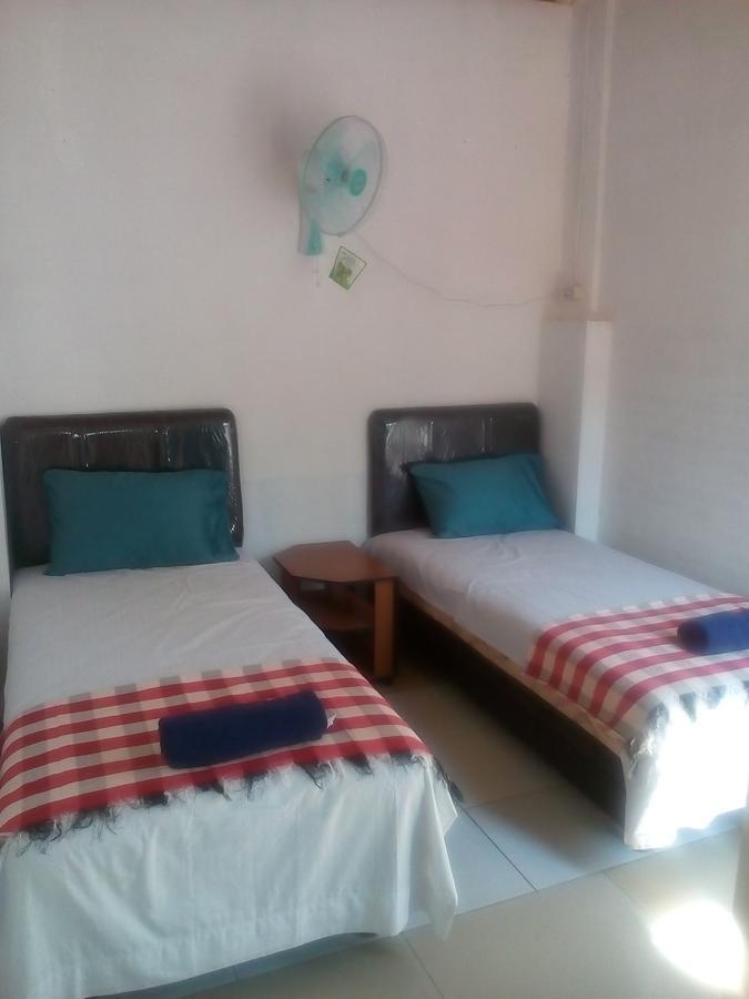 Izaac'S Bed & Breakfast Lovina Buitenkant foto