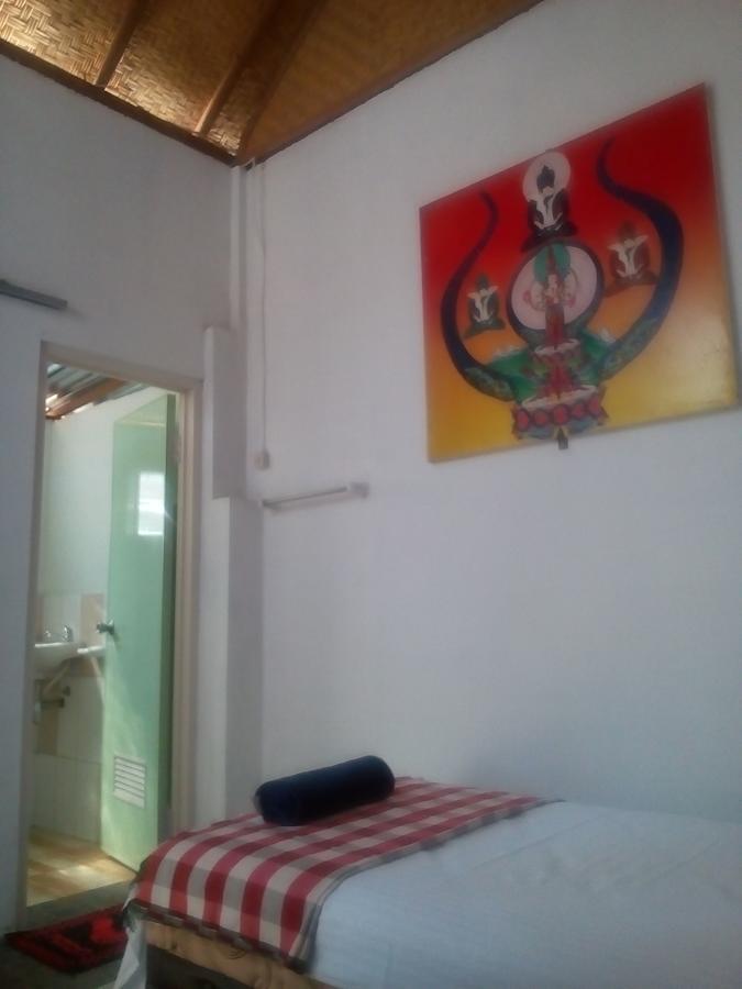 Izaac'S Bed & Breakfast Lovina Buitenkant foto