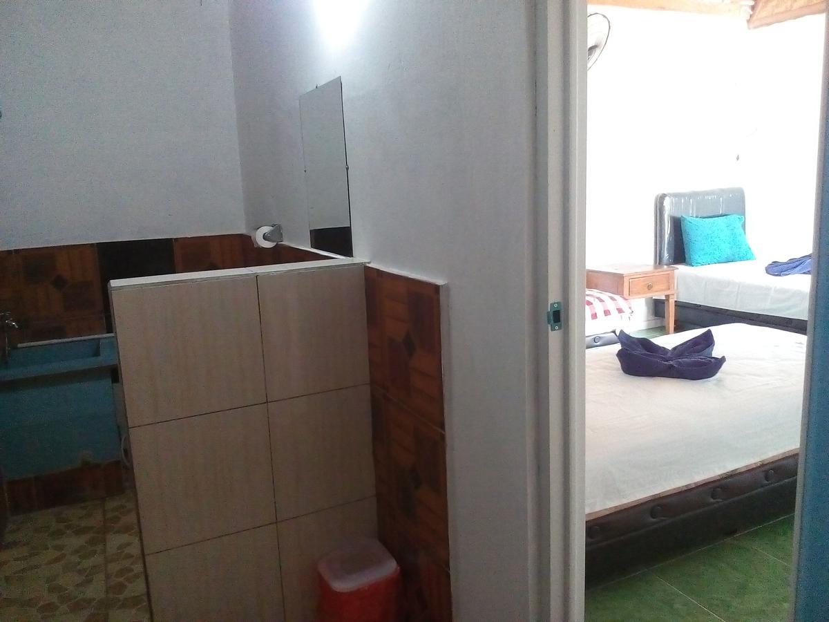Izaac'S Bed & Breakfast Lovina Buitenkant foto