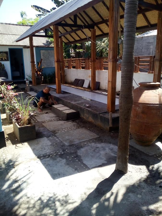 Izaac'S Bed & Breakfast Lovina Buitenkant foto
