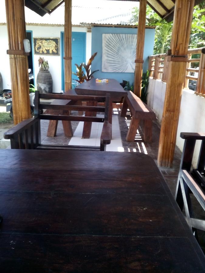 Izaac'S Bed & Breakfast Lovina Buitenkant foto